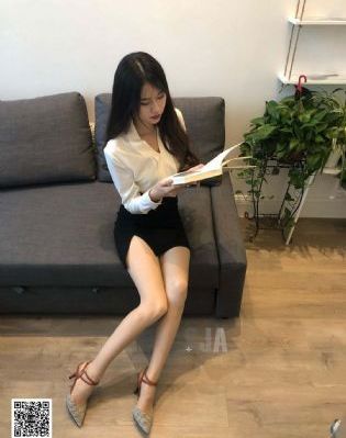 扒开奶罩吃奶头视频_未删减完整版