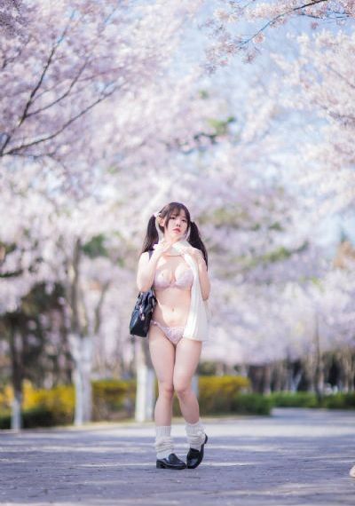 国产精选第一狼人区_4K在线观看