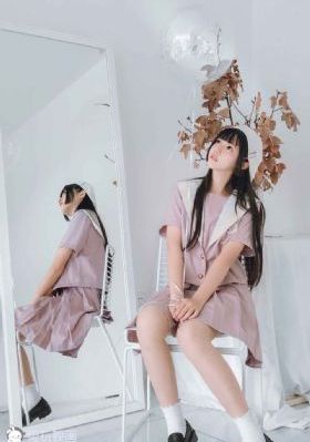 解开岳的乳罩揉她的大白兔_HD视频大全